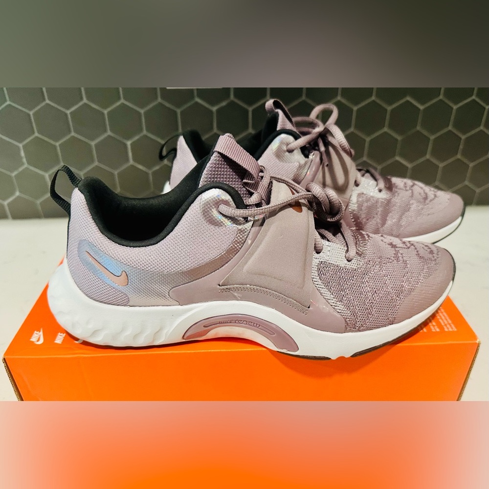 Nike Women's renew in season trainer. PRM. Perfect gym/walking/runnjng shoe.